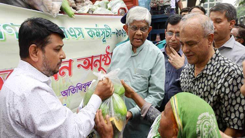 প্রতিদিন কম দামে পণ্য পাচ্ছে ১২ থেকে ১৩ হাজার মানুষ