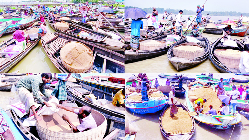 জলের ওপর ঢেউয়ের তালে ধান-চালের বিকিকিনি