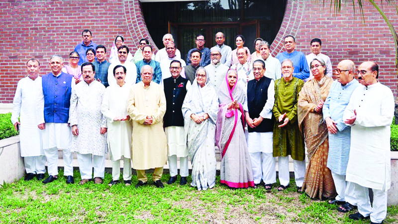 দলীয় নেতাদের সঙ্গে প্রধানমন্ত্রীর ঈদ শুভেচ্ছা বিনিময়