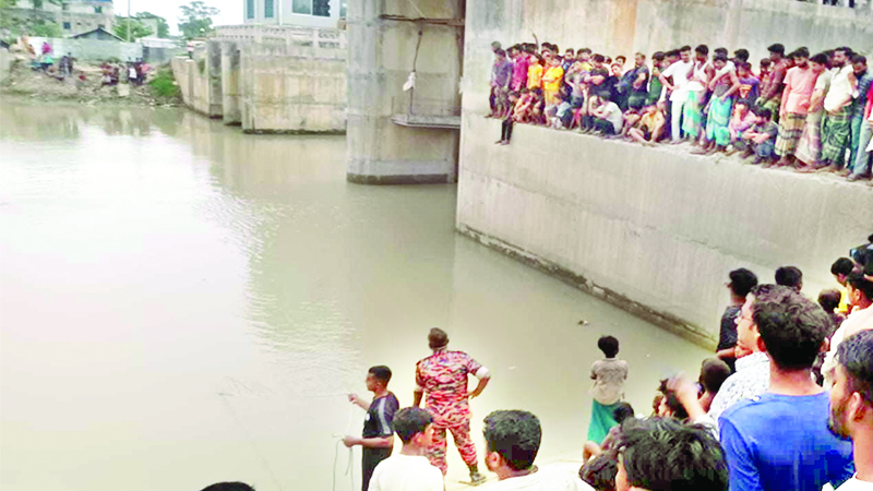 ১৪ ঘণ্টা পর এক শিশুর লাশ উদ্ধার