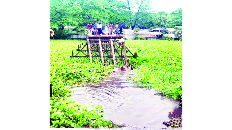 সেতু ভেঙে গাড়ি নদীতে ৯ কনেযাত্রী নিহত