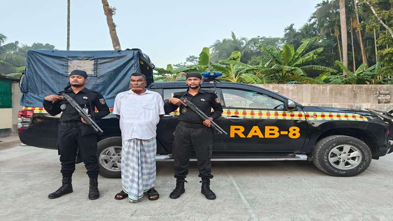 ভোলায় র‌্যাবের অভিযানে কুখ্যাত ডাকাত আলতাফ হোসেন  গ্রেফতার