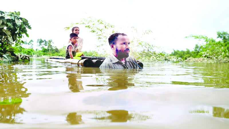 পানি কমছে, বাড়ছে দুর্ভোগ