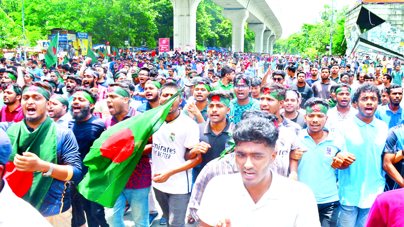 নির্বাহী বিভাগের প্রতিশ্রুতি পেলে শিক্ষার্থীরা রাজপথ ছাড়বেন