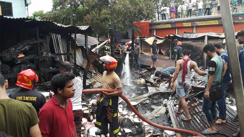 মির্জাপুরে ভয়াবহ অগ্নিকান্ড, ক্ষয়ক্ষতি কোটি কোটি টাকার