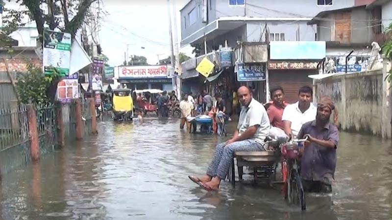 মৌলভীবাজারে বন্যা পরিস্থিতি অপরিবর্তিত, ৪ লাখ মানুষ পানিবন্দি 