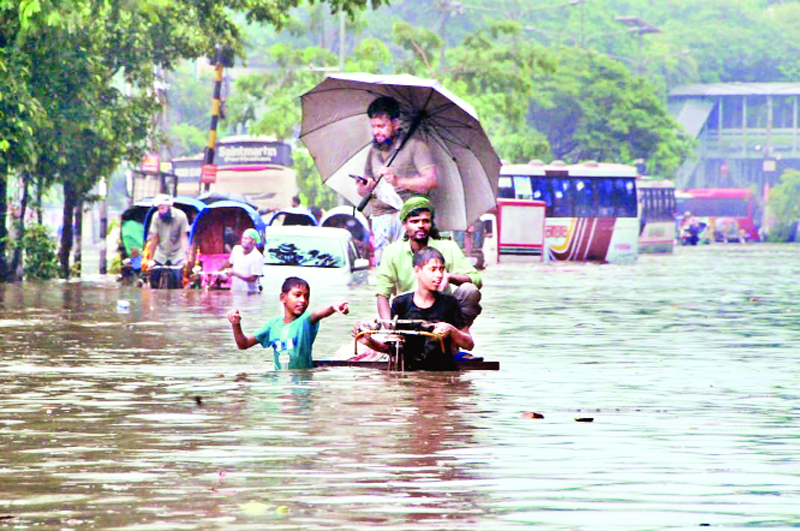 বৃষ্টিতে ডুবল রাজধানী