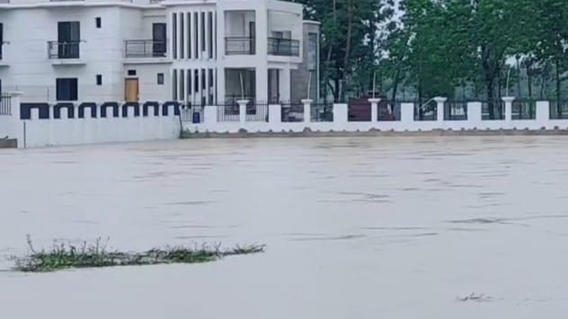 বন্যা: ফটিকছড়িতে দুই লক্ষাধিক মানুষ পানিবন্দী