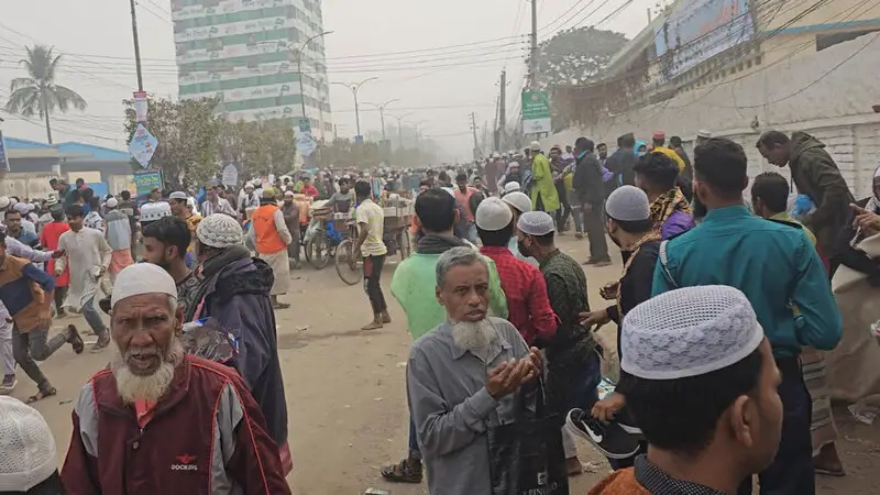 আখেরি মোনাজতের সময় বিকট শব্দ, হুড়োহুড়িতে আহত মুসল্লীরা