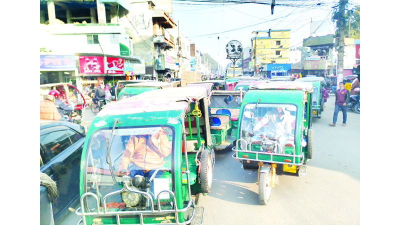 নিবন্ধনহীন ব্যাটারি রিক্সায় সয়লাব ঠাকুরগাঁও শহর