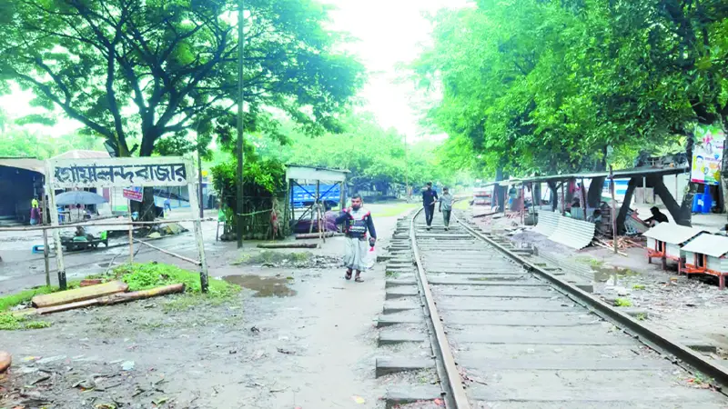 গোয়ালন্দ ঘাট রেলস্টেশনে আর আলো জ্বলে না