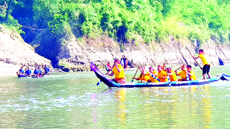 ঐতিহ্যের ধারায় সাঙ্গু নদীতে নৌকাবাইচ