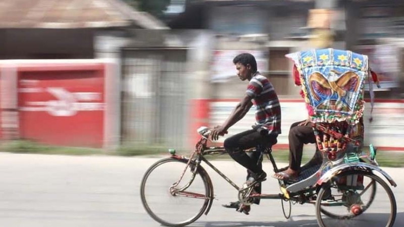 ব্যাটারিচালিত রিকশার ধাক্কায় শিশু নিহত