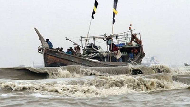 টেকনাফ-সেন্টমার্টিন নৌপথে ট্রলারডুবি: ২ মরদেহ উদ্ধার