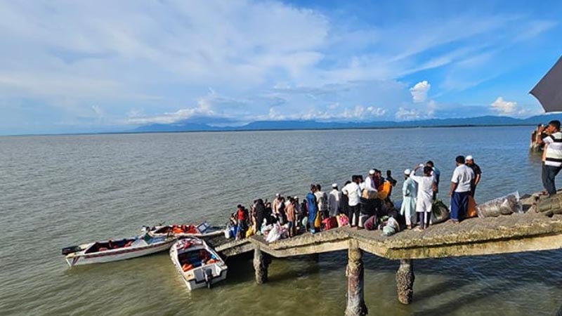 ভয়ে বিকল্প রুটেও ট্রলার যাচ্ছে না সেন্টমার্টিন