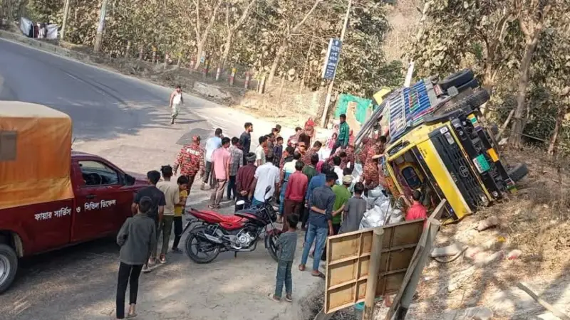 বান্দরবান-চট্রগ্রাম সড়কে পৃথক দুর্ঘটনায় নিহত ২