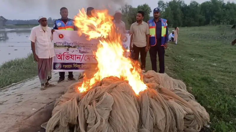 হালদায় অভিযানে পাঁচ হাজার মিটার জাল জব্দ