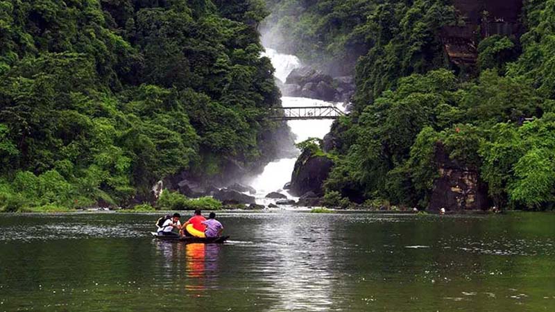 সুস্থ থাকতে ভ্রমণের সময় যা খাবেন 