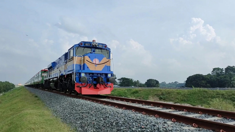 ট্রেনে মাত্র ৩ ঘণ্টায় যাওয়া যাবে ঢাকা থেকে খুলনা