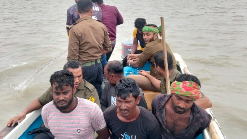 ইলিশ শিকারের দায়ে ৪ জনের কারাদণ্ডসহ ৬ ক্রেতাকে অর্থদন্ড